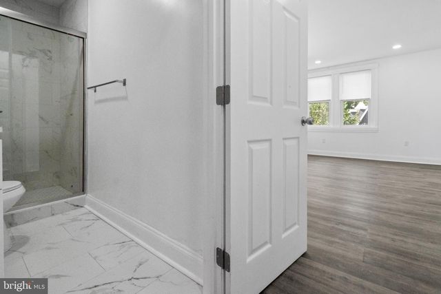 302 W EARLHAM TER, Philadelphia, PA 19144