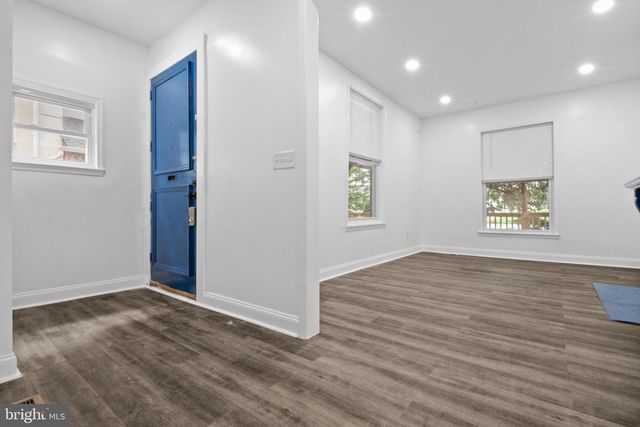 302 W EARLHAM TER, Philadelphia, PA 19144