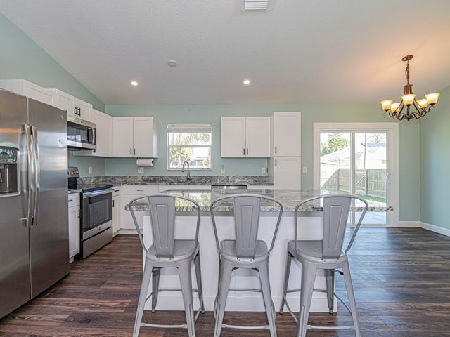 756 18th Place SW, Vero Beach, FL 32962