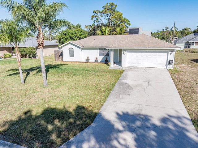 756 18th Place SW, Vero Beach, FL 32962