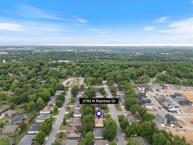 2793 N Raintree Drive, Fayetteville, AR 72703