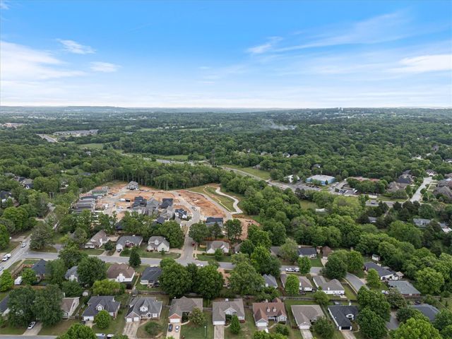 2793 N Raintree Drive, Fayetteville, AR 72703