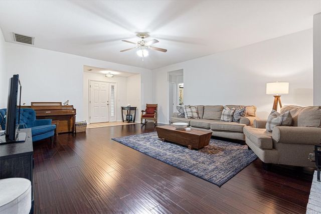 2793 N Raintree Drive, Fayetteville, AR 72703