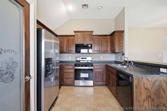 21195 E 39th Street S, Broken Arrow, OK 74014