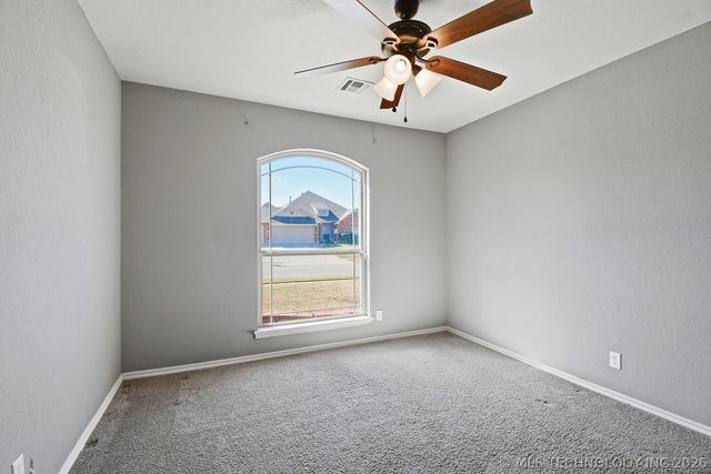 21195 E 39th Street S, Broken Arrow, OK 74014