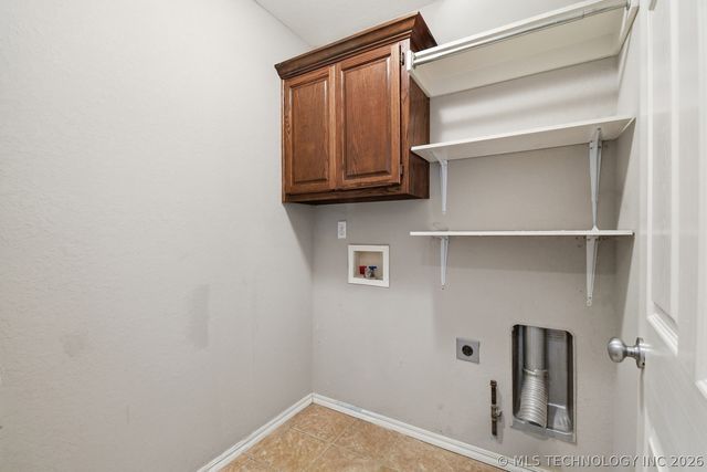 21195 E 39th Street S, Broken Arrow, OK 74014