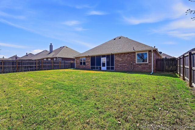 21195 E 39th Street S, Broken Arrow, OK 74014