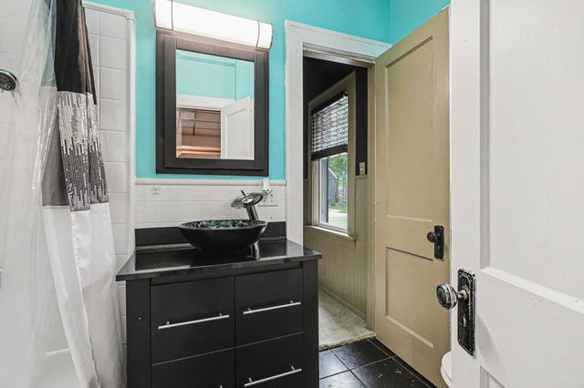 293 W 20th Street, Holland, MI 49423