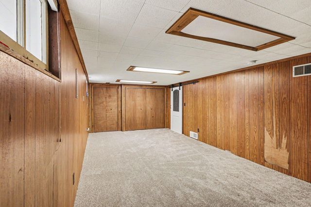 293 W 20th Street, Holland, MI 49423