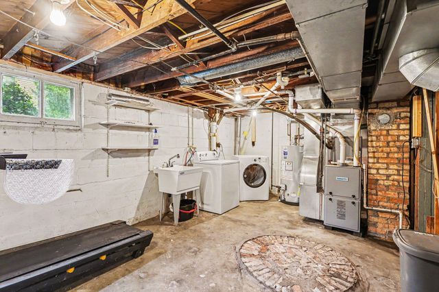 293 W 20th Street, Holland, MI 49423