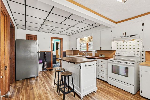 293 W 20th Street, Holland, MI 49423