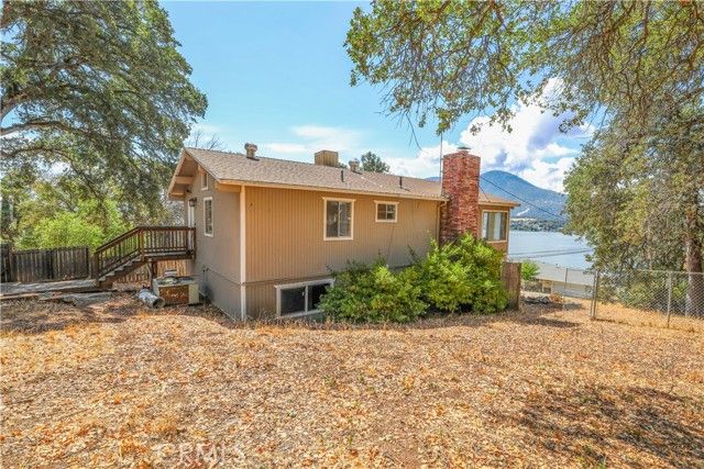 9085 Leila Dr, Glenhaven, CA 95443