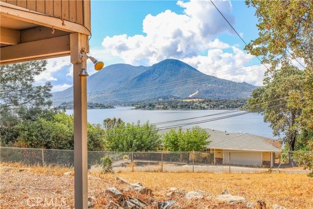 9085 Leila Dr, Glenhaven, CA 95443