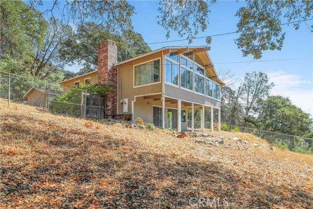 9085 Leila Dr, Glenhaven, CA 95443