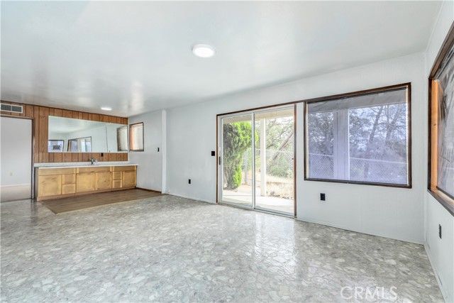 9085 Leila Dr, Glenhaven, CA 95443