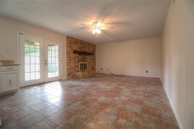 1906 San Saba Lane, Arlington, TX 76006
