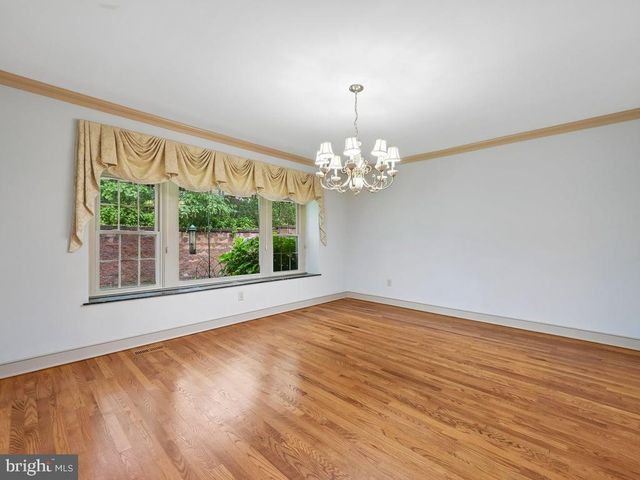 142 FOXWOOD DR, Moorestown, NJ 08057