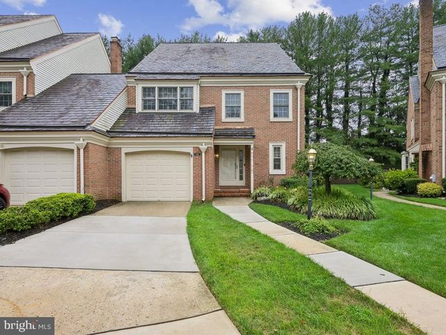 142 FOXWOOD DR, Moorestown, NJ 08057