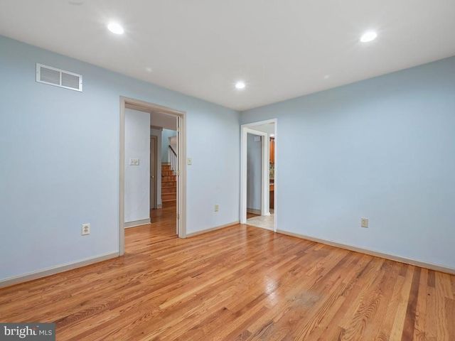 142 FOXWOOD DR, Moorestown, NJ 08057