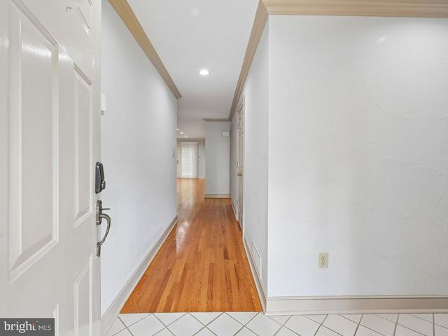 142 FOXWOOD DR, Moorestown, NJ 08057