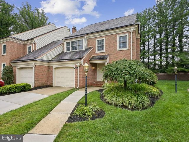 142 FOXWOOD DR, Moorestown, NJ 08057