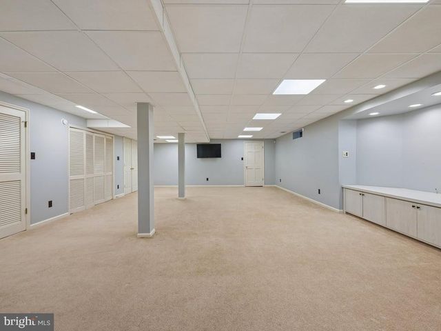 142 FOXWOOD DR, Moorestown, NJ 08057