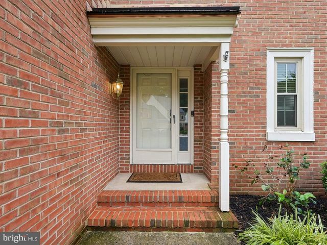 142 FOXWOOD DR, Moorestown, NJ 08057