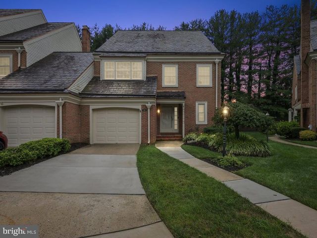142 FOXWOOD DR, Moorestown, NJ 08057
