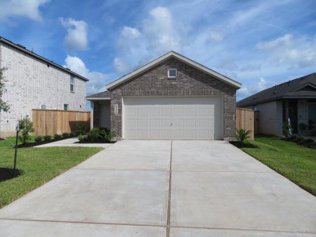 13318 Wind Field Drive, Montgomery, TX 77316