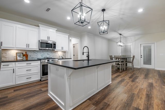 104 Georgetown Avenue, Enterprise, AL 36330