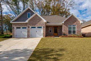 104 Georgetown Avenue, Enterprise, AL 36330