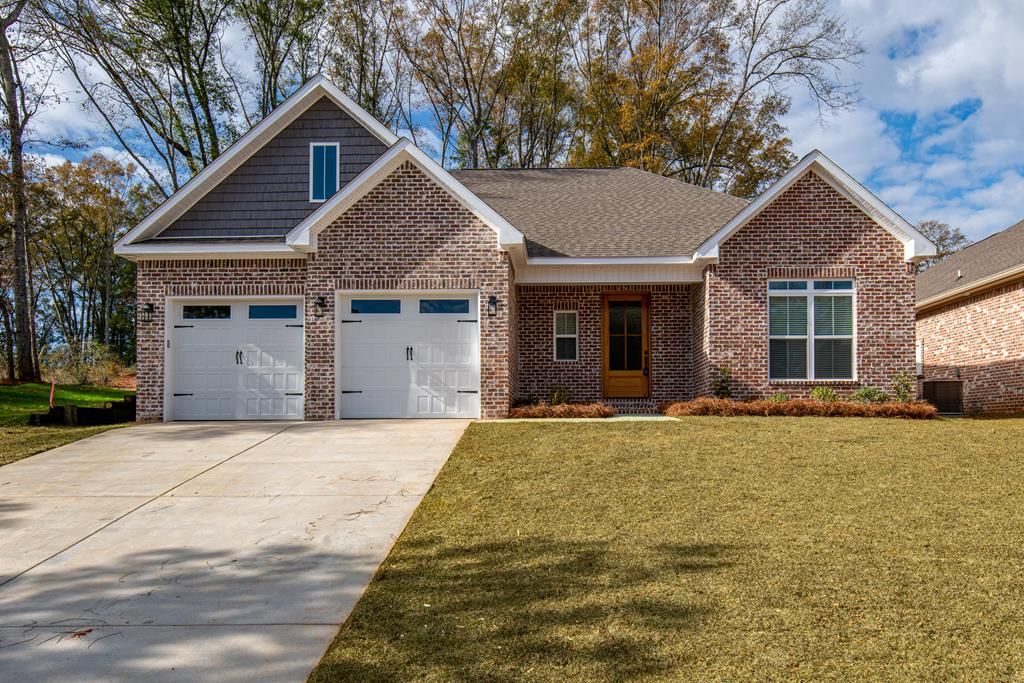 104 Georgetown Avenue, Enterprise, AL 36330