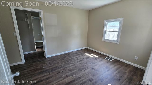 3148 Woodlawn Street, Commerce Charter Township, MI 48390