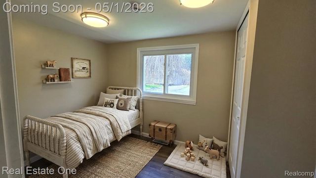 3148 Woodlawn Street, Commerce Charter Township, MI 48390