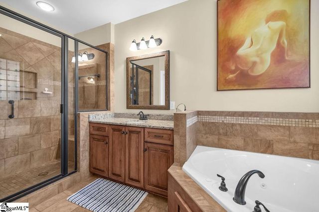 202 N Links Crossing, Ninety Six, SC 29666