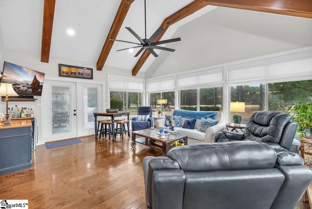 202 N Links Crossing, Ninety Six, SC 29666