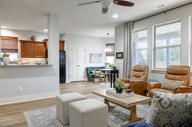 1540 Coopers Cove Cove, Fayetteville, AR 72701