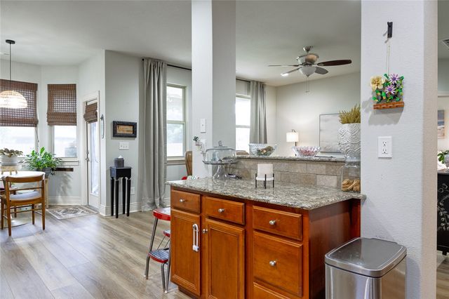 1540 Coopers Cove Cove, Fayetteville, AR 72701