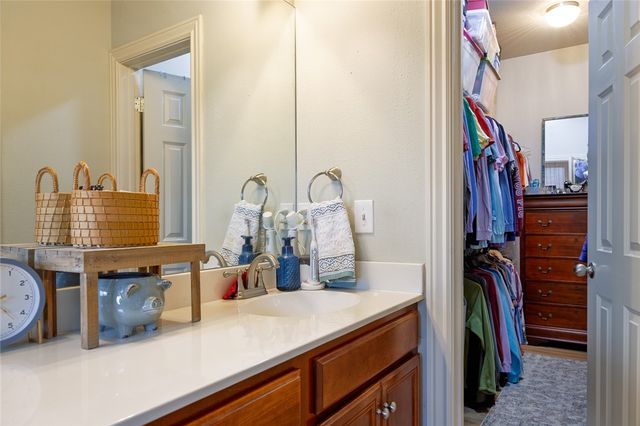 1540 Coopers Cove Cove, Fayetteville, AR 72701