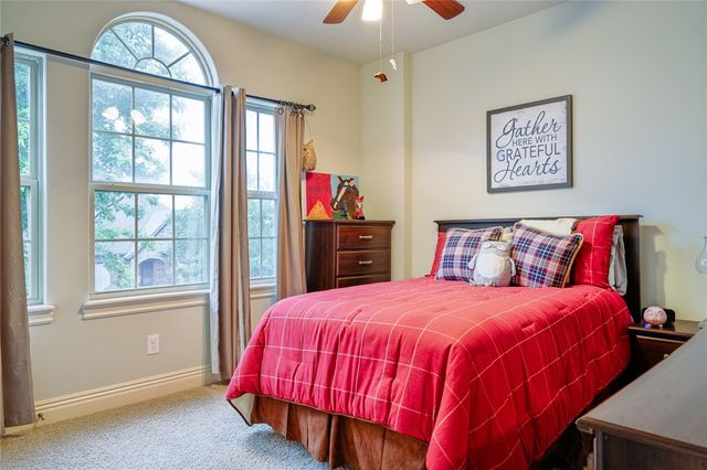 1540 Coopers Cove Cove, Fayetteville, AR 72701