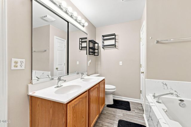 8640 Neuse Landing Lane 107, Raleigh, NC 27616