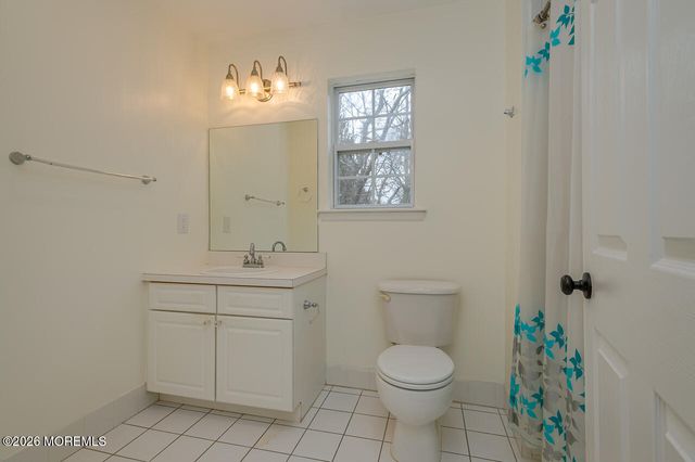 128 Heron Court, Manalapan, NJ 07726