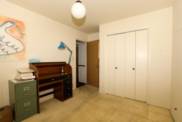 8029 W Lyons Street, Niles, IL 60714