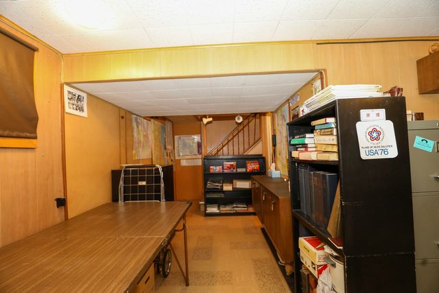8029 W Lyons Street, Niles, IL 60714