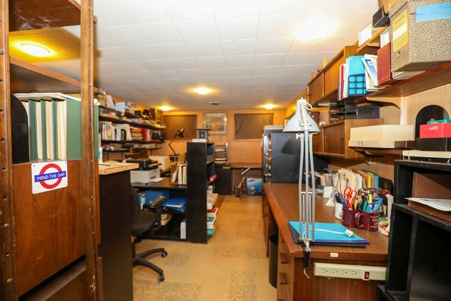 8029 W Lyons Street, Niles, IL 60714