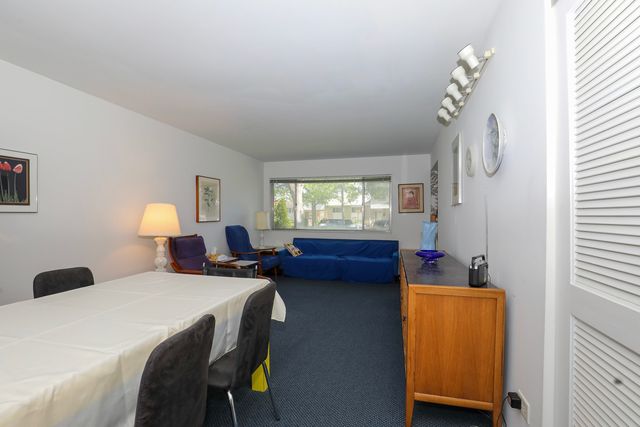 8029 W Lyons Street, Niles, IL 60714