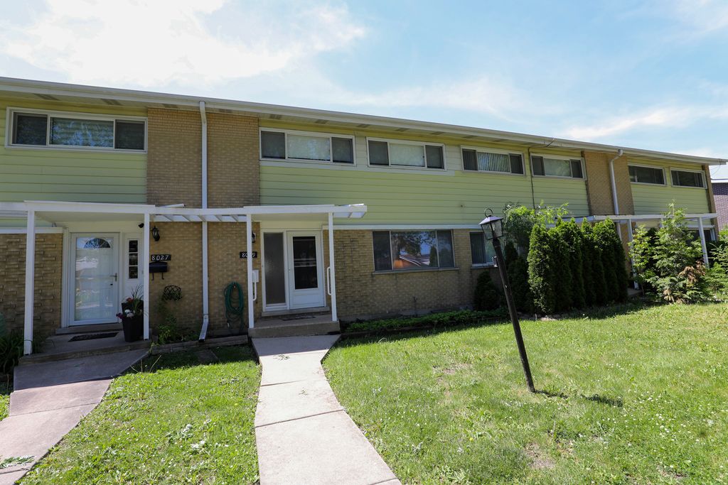 8029 W Lyons Street, Niles, IL 60714