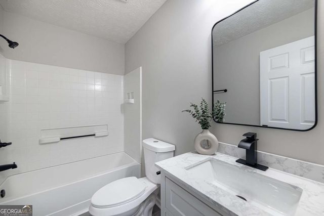 3017 Waldrop Circle, Decatur, GA 30034