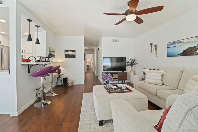 850 Cypress Point Way, Oceanside, CA 92058