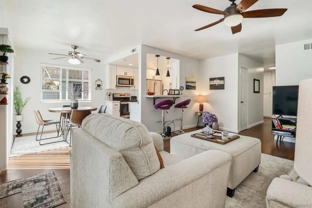 850 Cypress Point Way, Oceanside, CA 92058